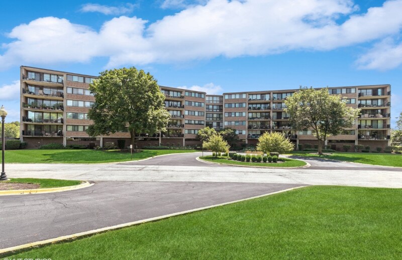 101 Bar Harbour Rd Unit 4H, Schaumburg, IL 60193 Room for Rent in