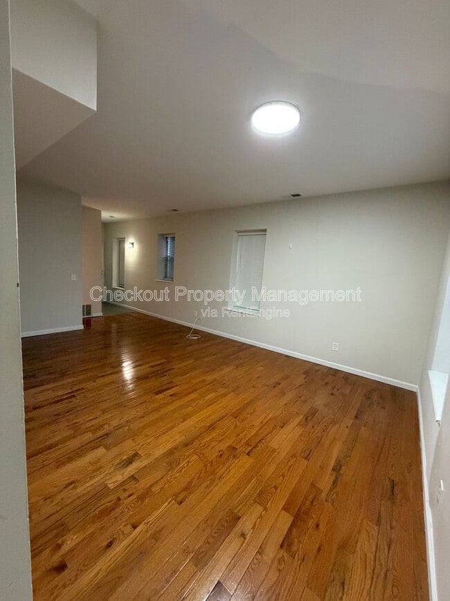 Building Photo - 5531 Pershing Ave