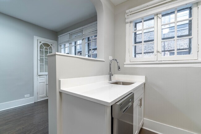 Foto del edificio - 7422 N Damen Ave