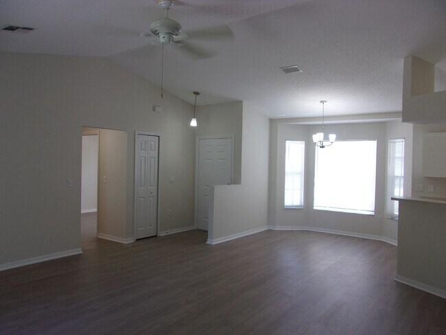 Foto del edificio - MOVE-IN SPECIAL!!