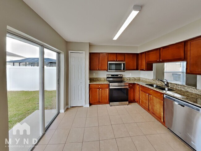 Foto del edificio - 2451 Harrison Pl Blvd