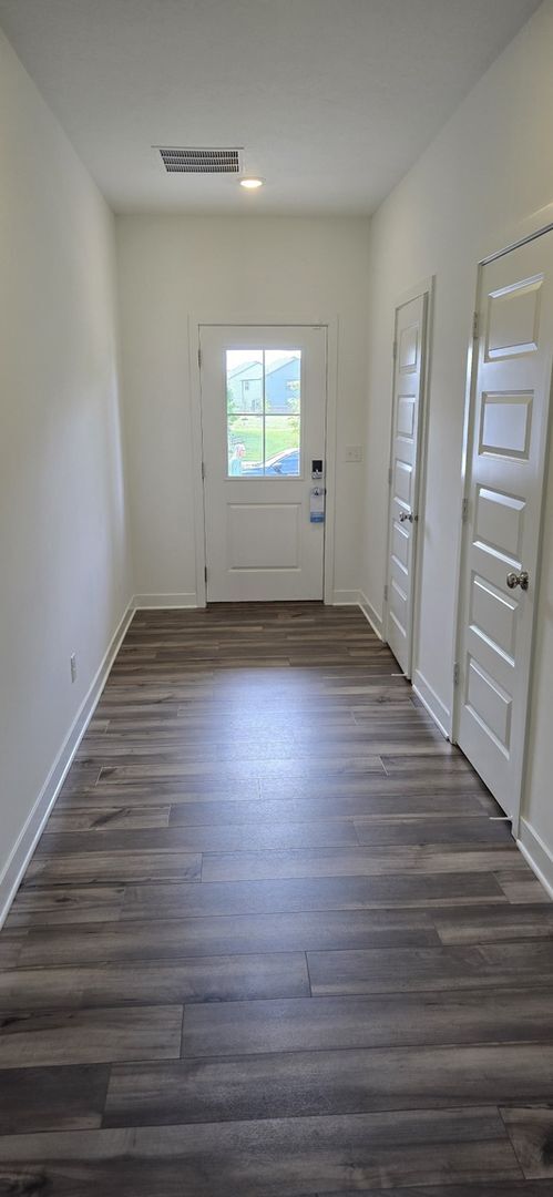 Building Photo - Charming 4BR House in Greenwood