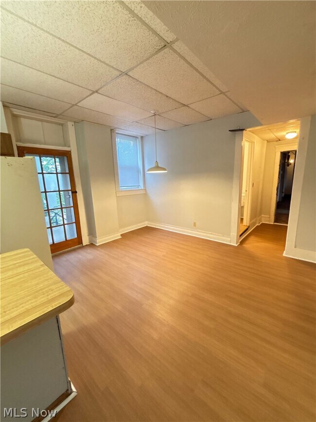 Foto del edificio - 1066 E 62nd St