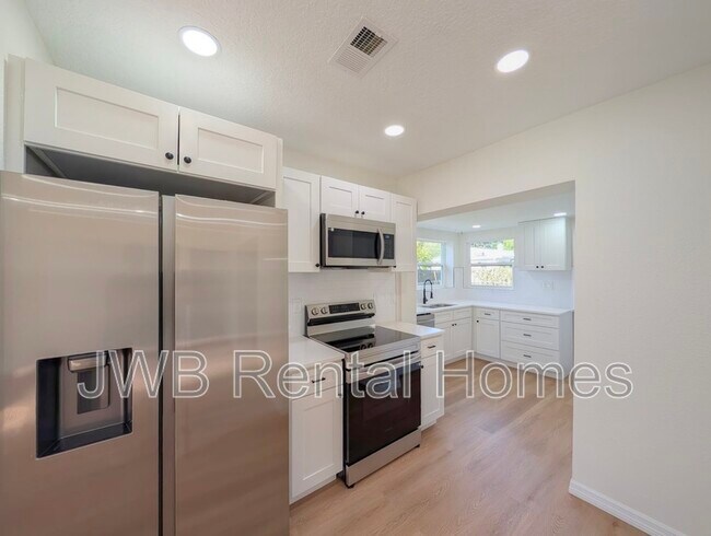 Foto del edificio - 5316 Stetson Rd