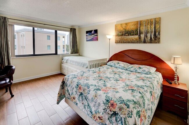 Foto del edificio - 301 Golden Isles Dr