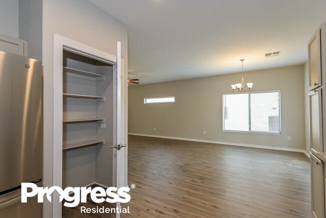 Building Photo - 380 East Placita Nodo
