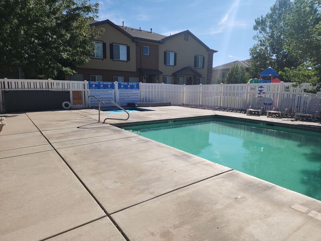 Primary Photo - Cedar Crossings Townhome