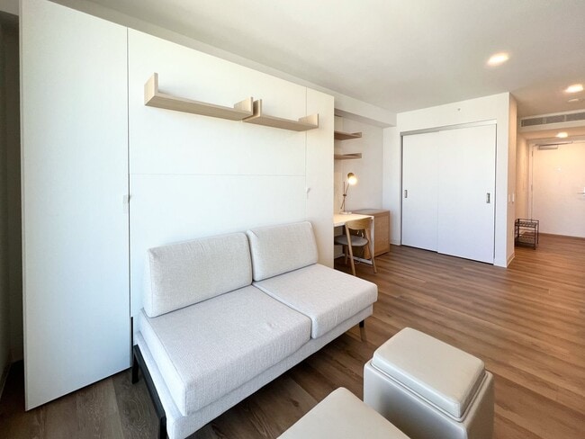 Foto del edificio - STUDIO/1BA/1PRKG at Aalii Ward Village.