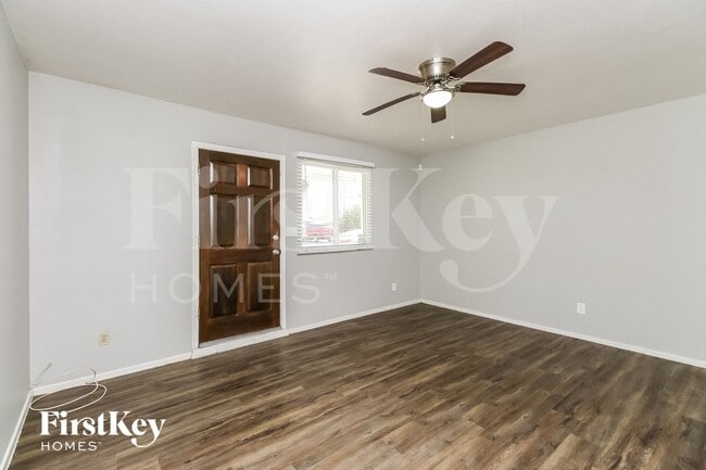 Foto del edificio - 1200 N Oregon St