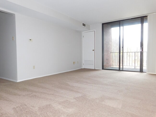 Foto del edificio - 5050 DOYLE ROAD304