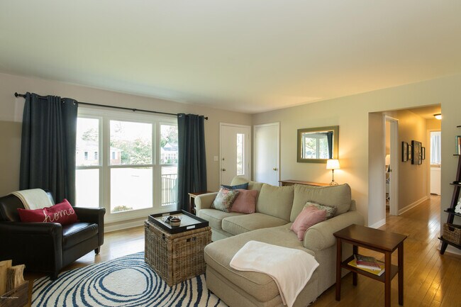 Foto del edificio - 4311 Kinloch Rd