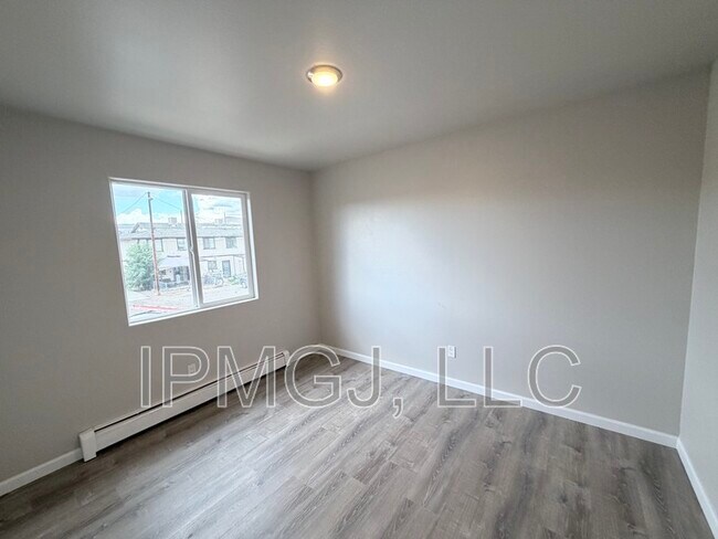 Foto del edificio - 3246 Downey Ct