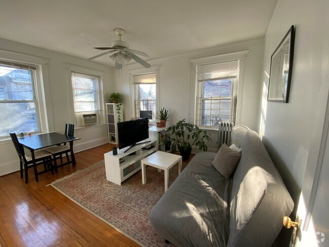 Building Photo - 128 Hemenway St