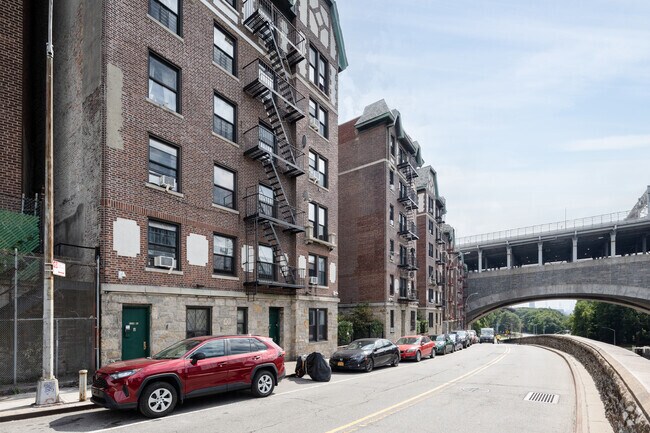 Building Photo - 1326 Riverside Dr