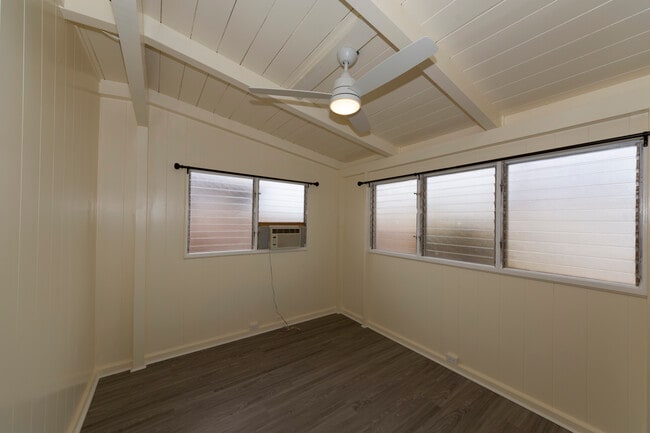 Building Photo - 723 Hoomalimali St