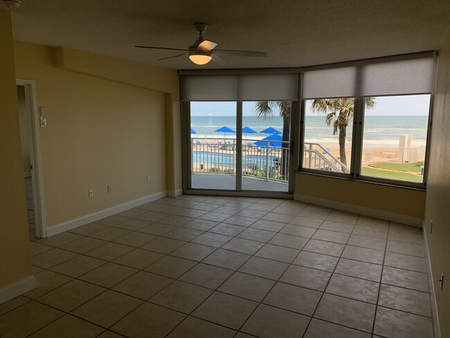 Living Area - 1155 Ocean Shore Blvd