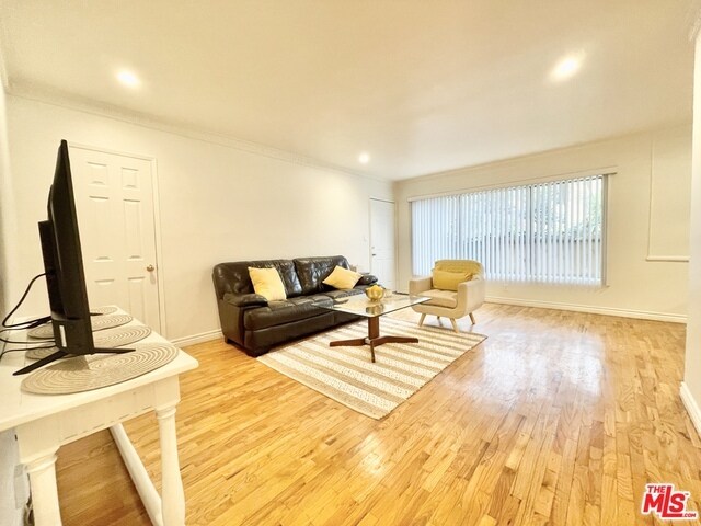 Foto del edificio - 8438 Blackburn Ave