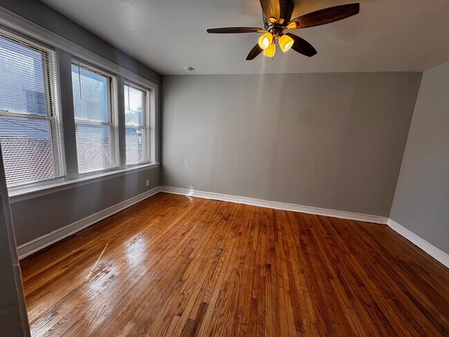 Foto del edificio - 3723-3729 W Grand Ave