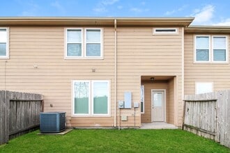 Building Photo - 3918 Calgary Cir