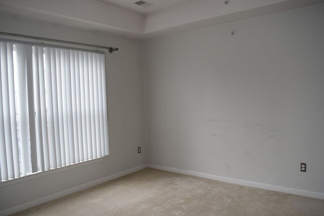 Foto del edificio - DOWNTOWN WIXOM 2 BED/2 BATH CONDO FOR LEASE!