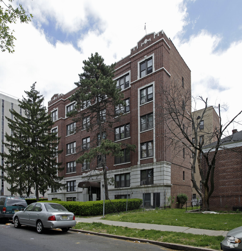 Primary Photo - Union Square Apartments