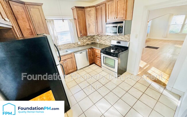 Building Photo - 1818 Mignon Ave