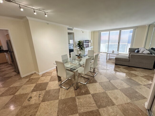 Foto del edificio - 9195 Collins Ave