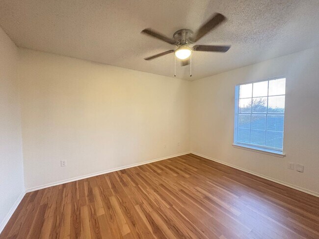 Foto del edificio - Adorable 2-2 in Arlington