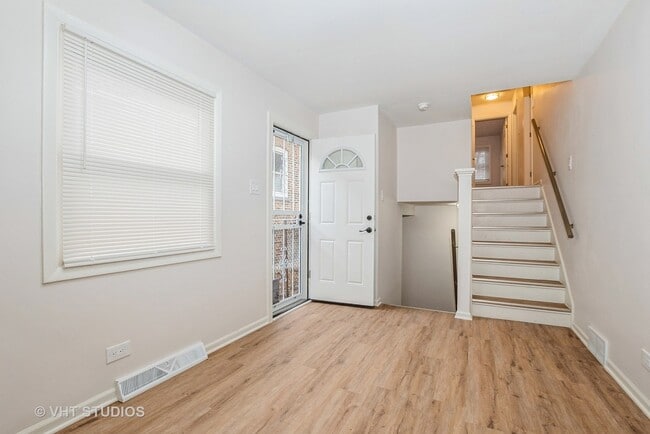 Building Photo - 9433 S Burnside Ave