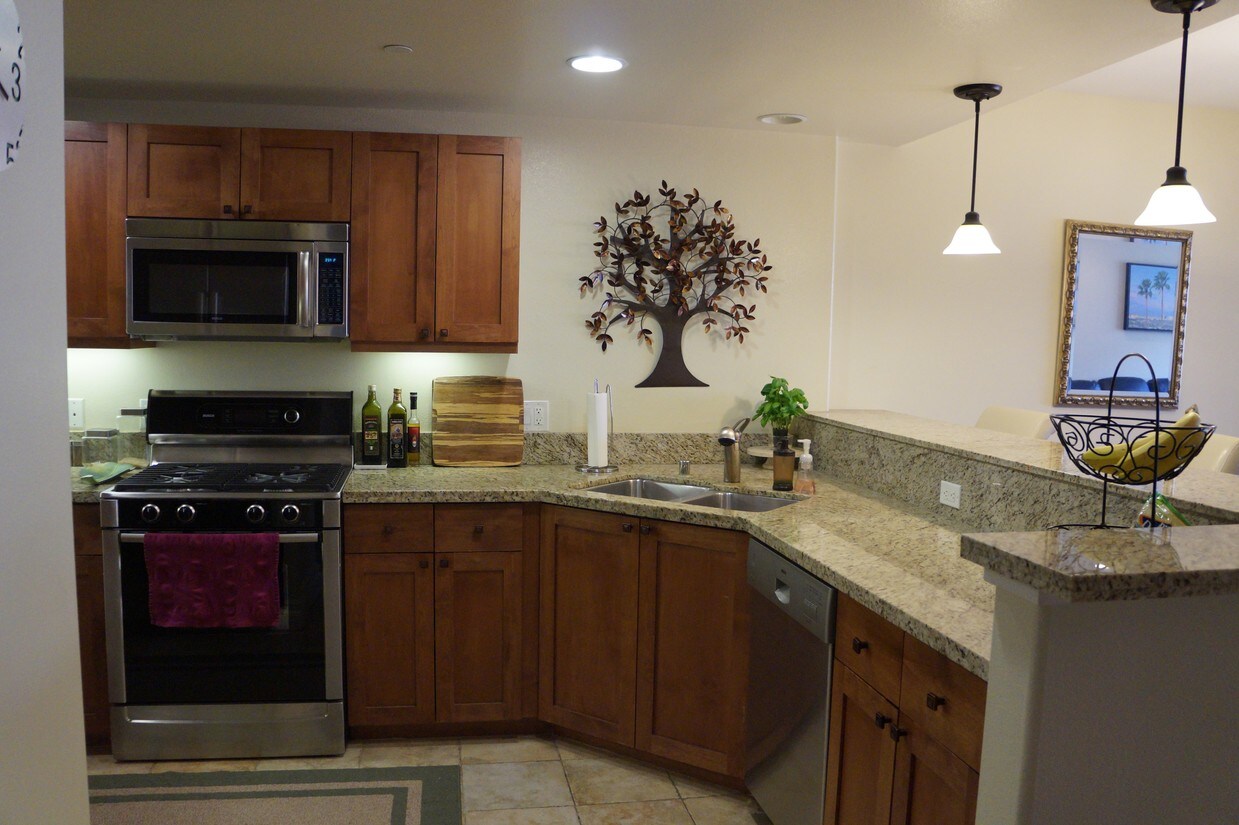 Kitchen - 4711 Ambrose Ave