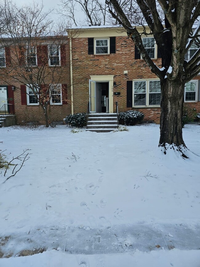 Building Photo - 104 Nottingham Ct