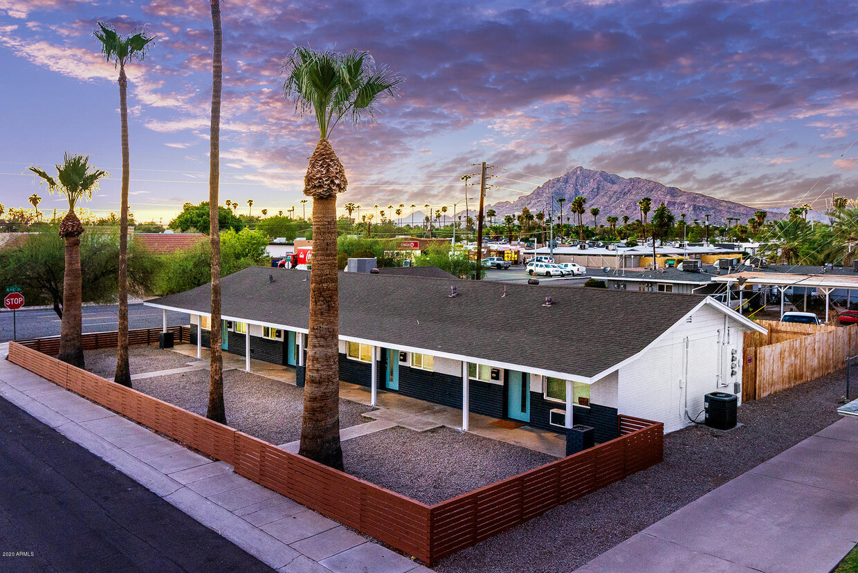 Foto principal - 6802 E Pinchot Ave