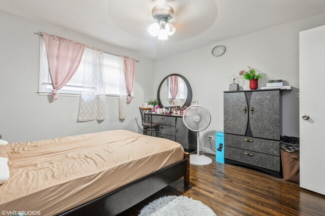 Foto del edificio - 6331 N Fairfield Ave