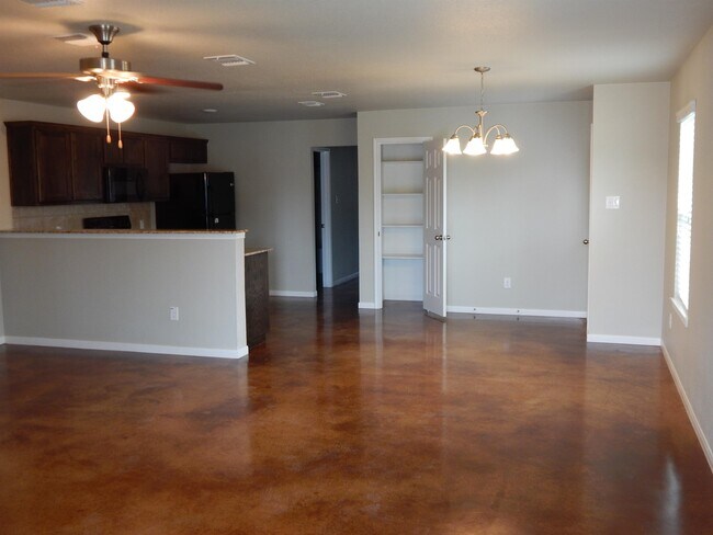 Foto del edificio - 2204 Indian Trail