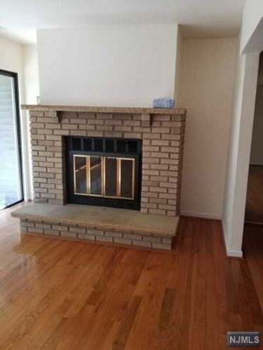 Building Photo - 1 Black Walnut Ln