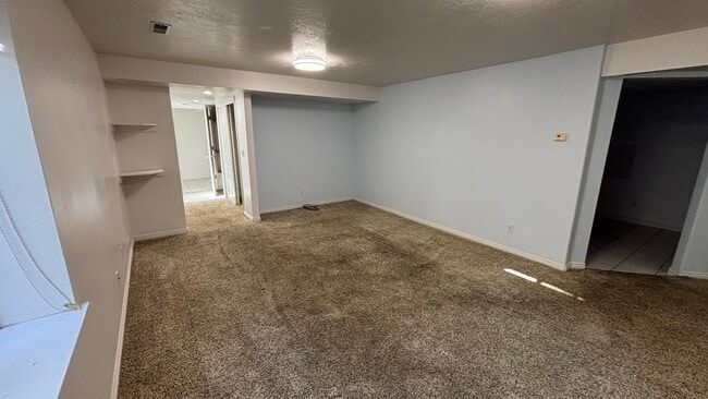 Building Photo - 873 Beckys Cove