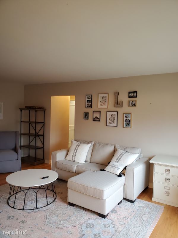 Building Photo - 1 br, 1 bath Condo - 17560 Mack Ave 18 Uni...