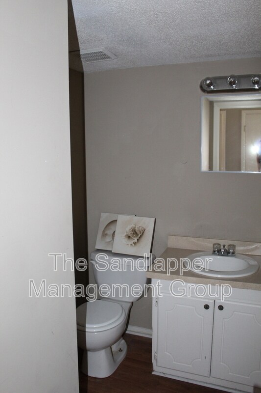 Building Photo - 21-B Anderson Ave