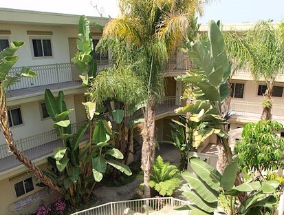 Foto del edificio - 8170 Redlands St