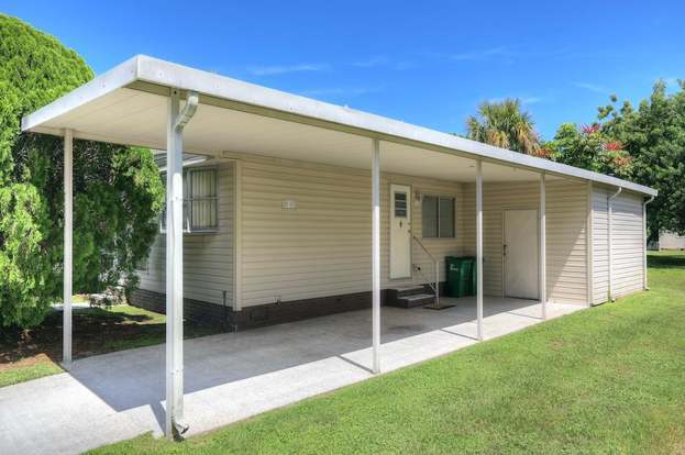 Building Photo - 716 Lark Dr