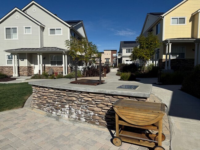 Foto del edificio - Gorgeous 3 Bed/3 Bath in Righetti Ranch Community SLO - Available NOW!!