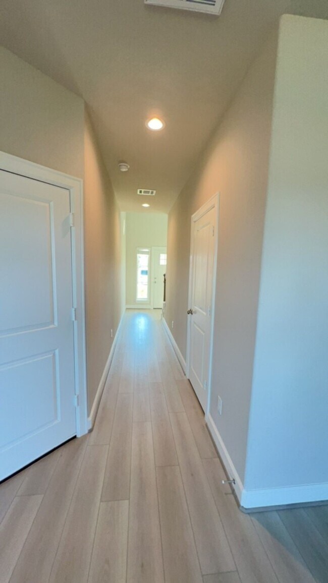 Foto del edificio - 1012 Tillman Ln