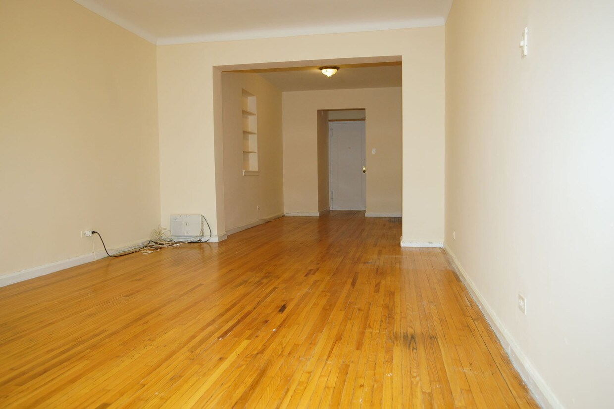Primary Photo - 2566 Ocean Ave