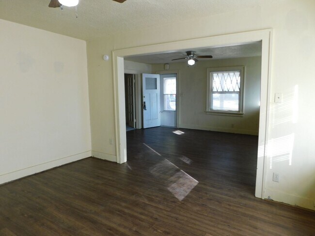 Building Photo - Great 3 bedroom/1 bath home in El Dorado!