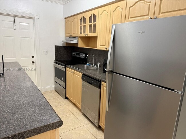 Building Photo - 2200 S Ocean Dr