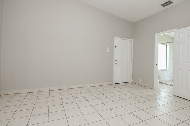 Foto del edificio - 2902 Woolridge Dr