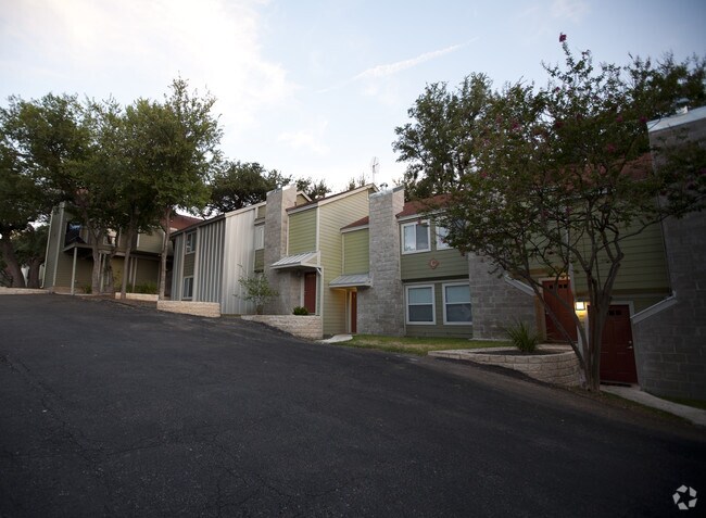 The Tree Tops Apartments Austin, TX