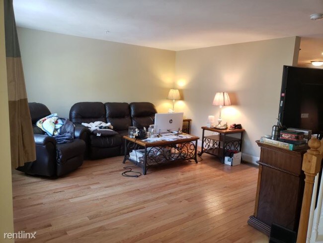 Foto del edificio - 2 br, 1.5 bath Apartment - 20 Cardigan Court