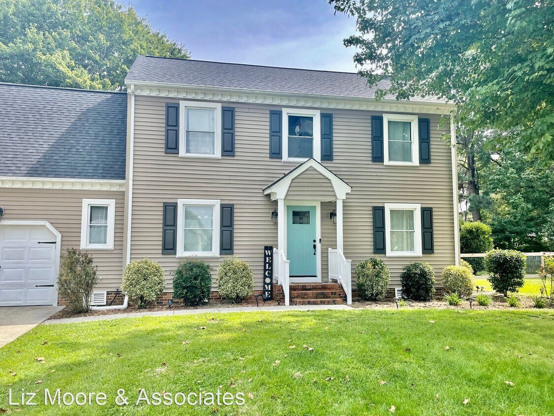 4 br, 2.5 bath House 242 Loch Haven Drive House Rental in