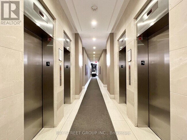 Photo du bâtiment - 275 Yorkland Rd